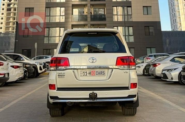 تۆیۆتا لاند کروزەر